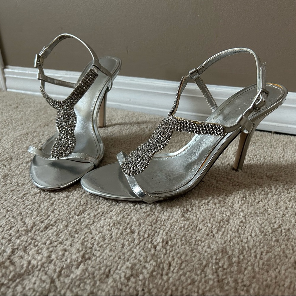 Size 8 3.5 inch silver high heels